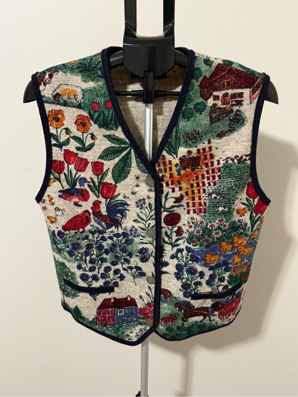 Giesswein Wool Vest Womens Austria Scenic Tapestry Cottagecore Farm Button Front